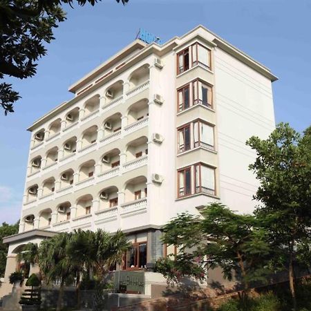 Hoa Binh Ha Long Hotel Bagian luar foto